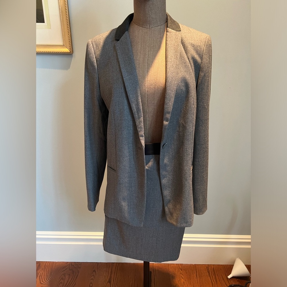 Elie Tahari Suit